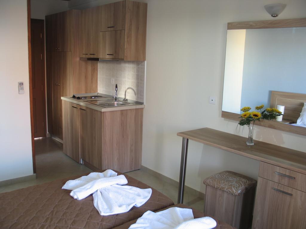 Amfilissos Hotel Koumeika Room photo
